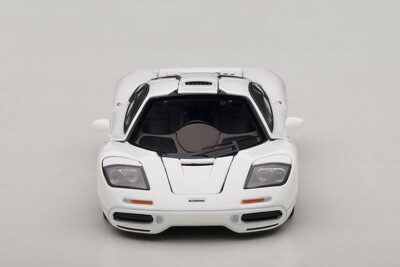 1/43 Mclaren F1 White With Openings Diecast Model Car By AUTOart