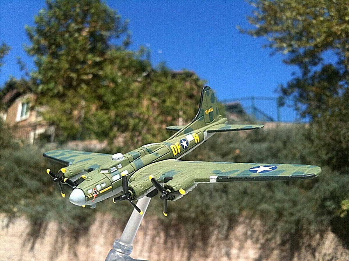 Corgi Boeing B17F Flying Fortress USAAF 91st BG,324th BS, Corgi Boeing B17F Flying Fortress USAAF 91st BG,324th BS,
