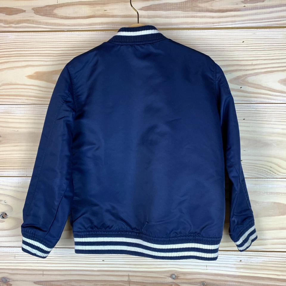 Chaqueta de bombardero H&M para niños niño 7-8 cremallera completa aislada parche de letras de vuelo universitario Foto 2 de 4