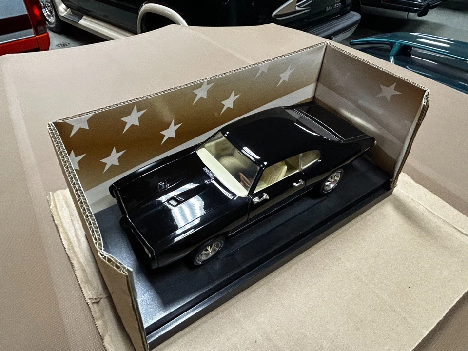 Ertl American Muscle 1969 Pontiac GTO 1:18 Scale Limited Editon Model Car - Image 4 of 4