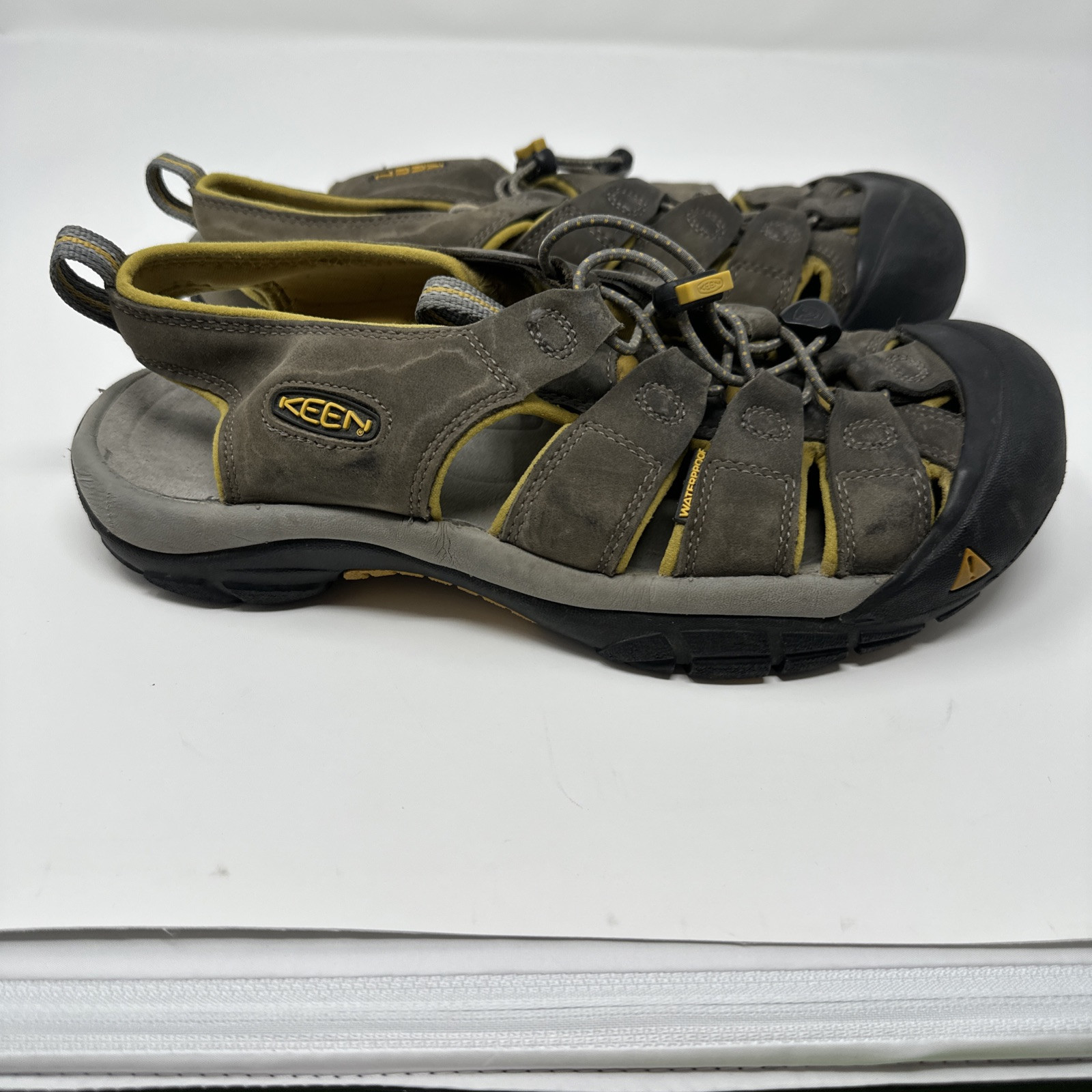 Sandali sportivi KEEN da uomo taglia 8 5 "Newport" H2 scarpe da trekking acqua marrone giallo