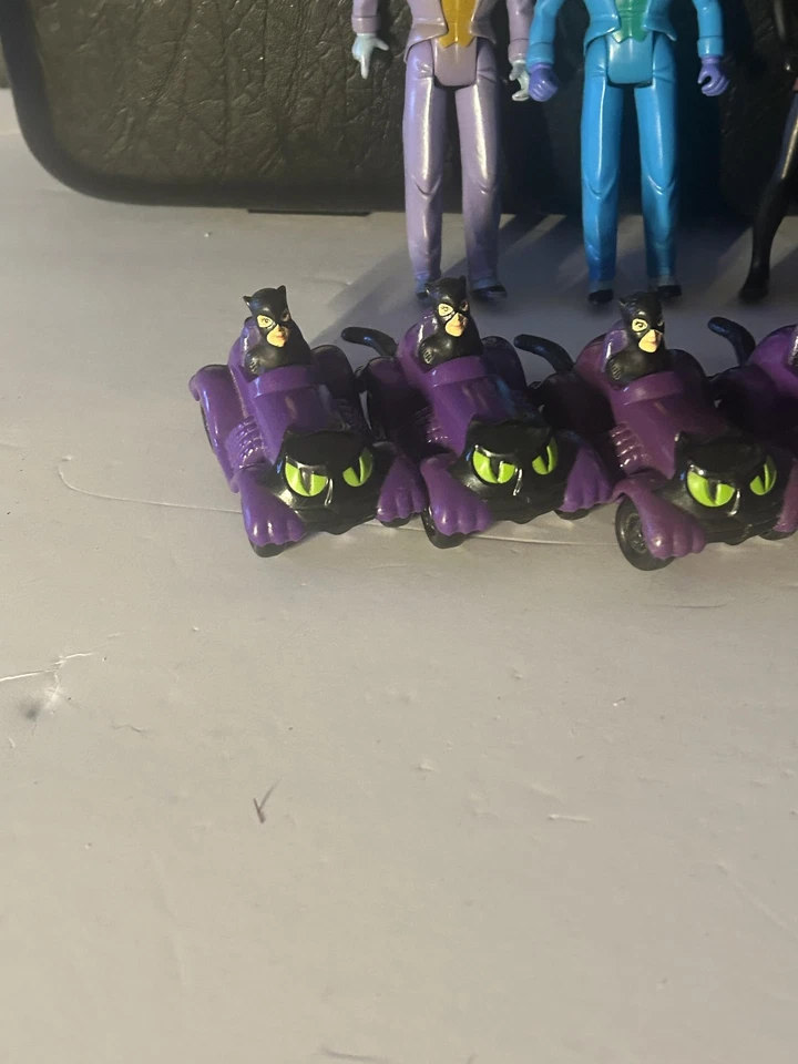 老式蝙蝠侠小丑猫女动作玩偶套装肯纳 90 年代 DC 漫画汽车套装 — 第 4/4 张图片