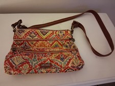 SAKROOTS MULTICOLOR RED CROSSBODY MULTIPLE POCKETS "BE BRAVE" EUC