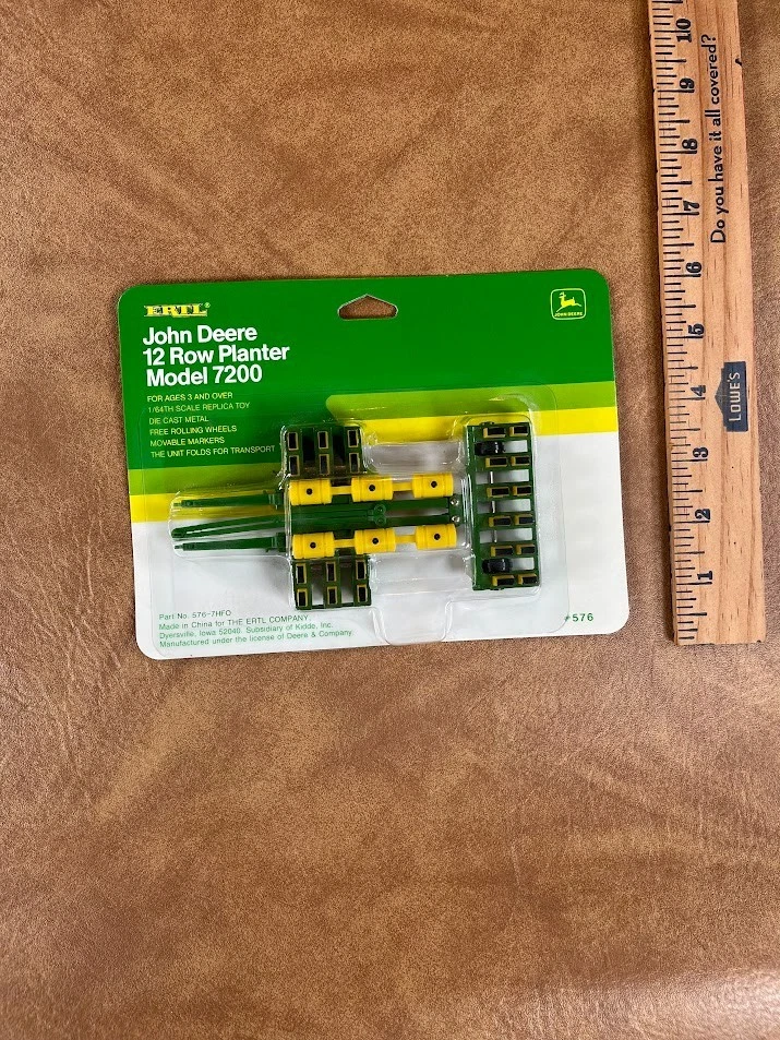 Ertl John Deere 12 Row Planter Model 7200 1/64 Scale - Image 3 of 4