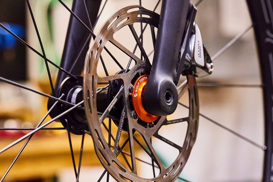 Стопорное кольцо центрального замка ротора Wolf Tooth - с внутренним шлицем, красное