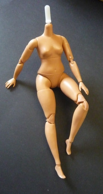 Barbie Signature Basics 05 Curvy MTM Body Only Quick Switch Neck JBH73