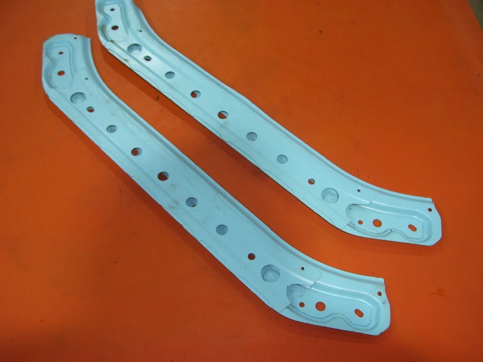 2006 Mazda RX8 RX-8 13B Under Body Support Brace Bracket Stiffener SET PAIR Foto 3 de 4