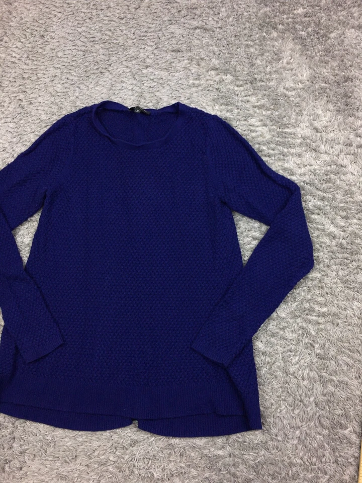 Top suéter ligero The Limited para mujer talla mediana azul botón trasero Foto 2 de 4