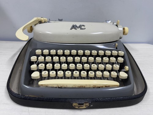 1961 AMC Typewriter Made In West Germany From A Collectors Estate - Picture 2 of 15