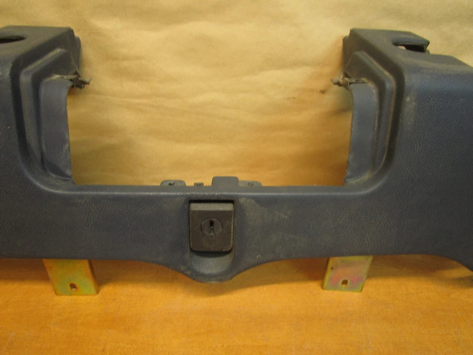 Maserati 4200 Spyder - Moldura del respaldo del asiento - Negro - P/N 66720100 Foto 3 de 4