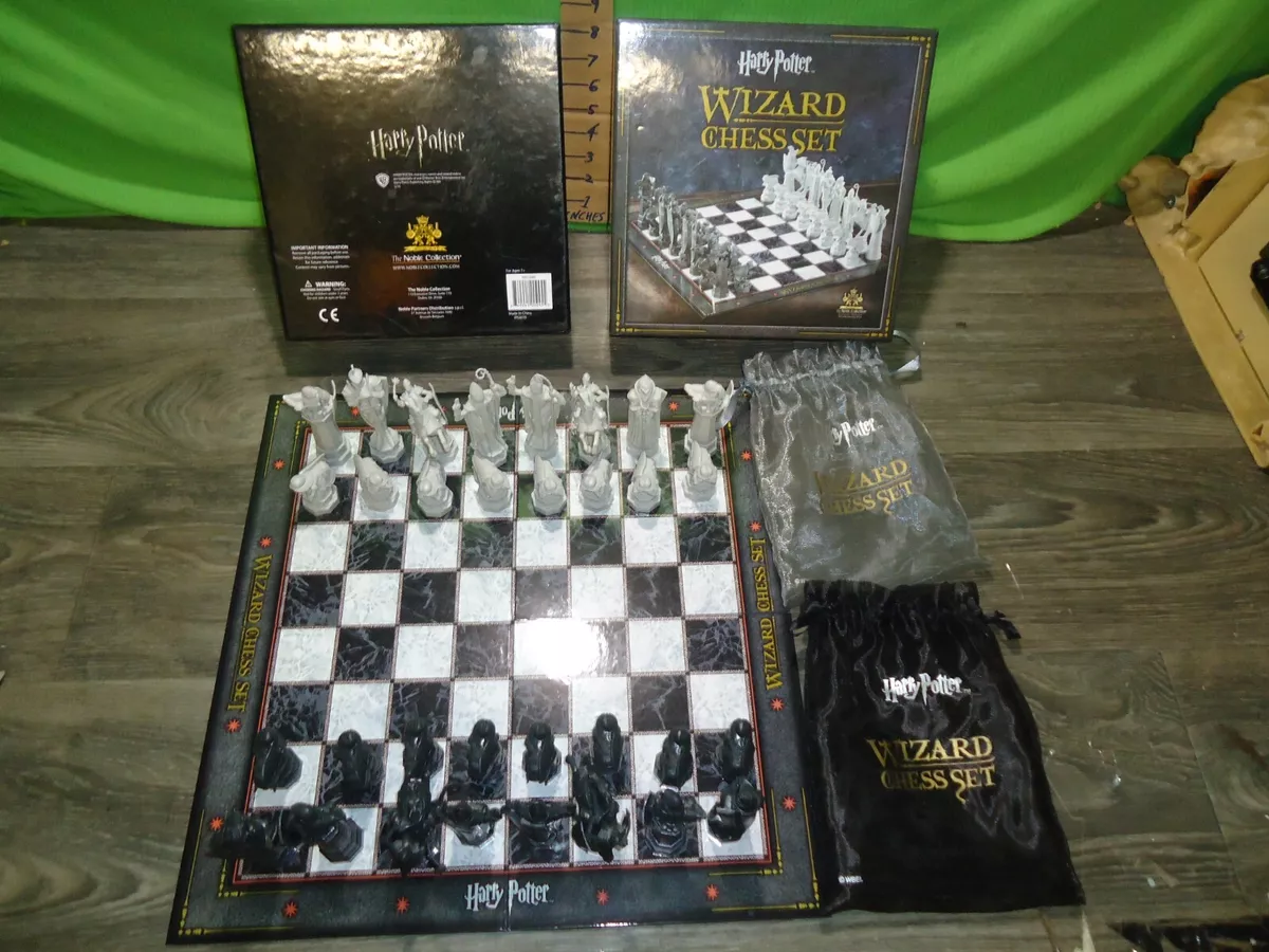  The Noble Collection Harry Potter Wizard Chess Set