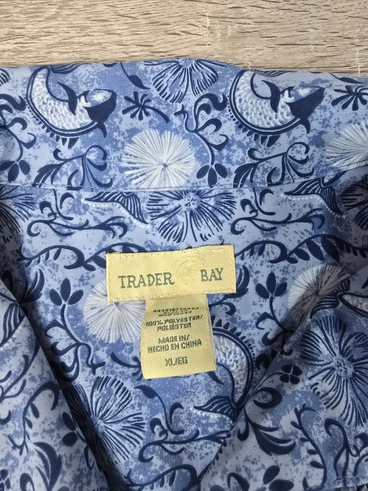 Trader Bay Men's Short Sleeve Button Down Tropical Hawaiian Camp Shirt Size XL  - Image 3 of 4