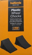 HALFORDS WHEEL CHOCKS. NEW.
