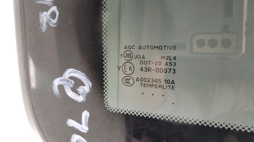 2015-2019 Infiniti Q70 Q70L Sunroof Sliding Glass window 912101MA2A - Image 2 of 4