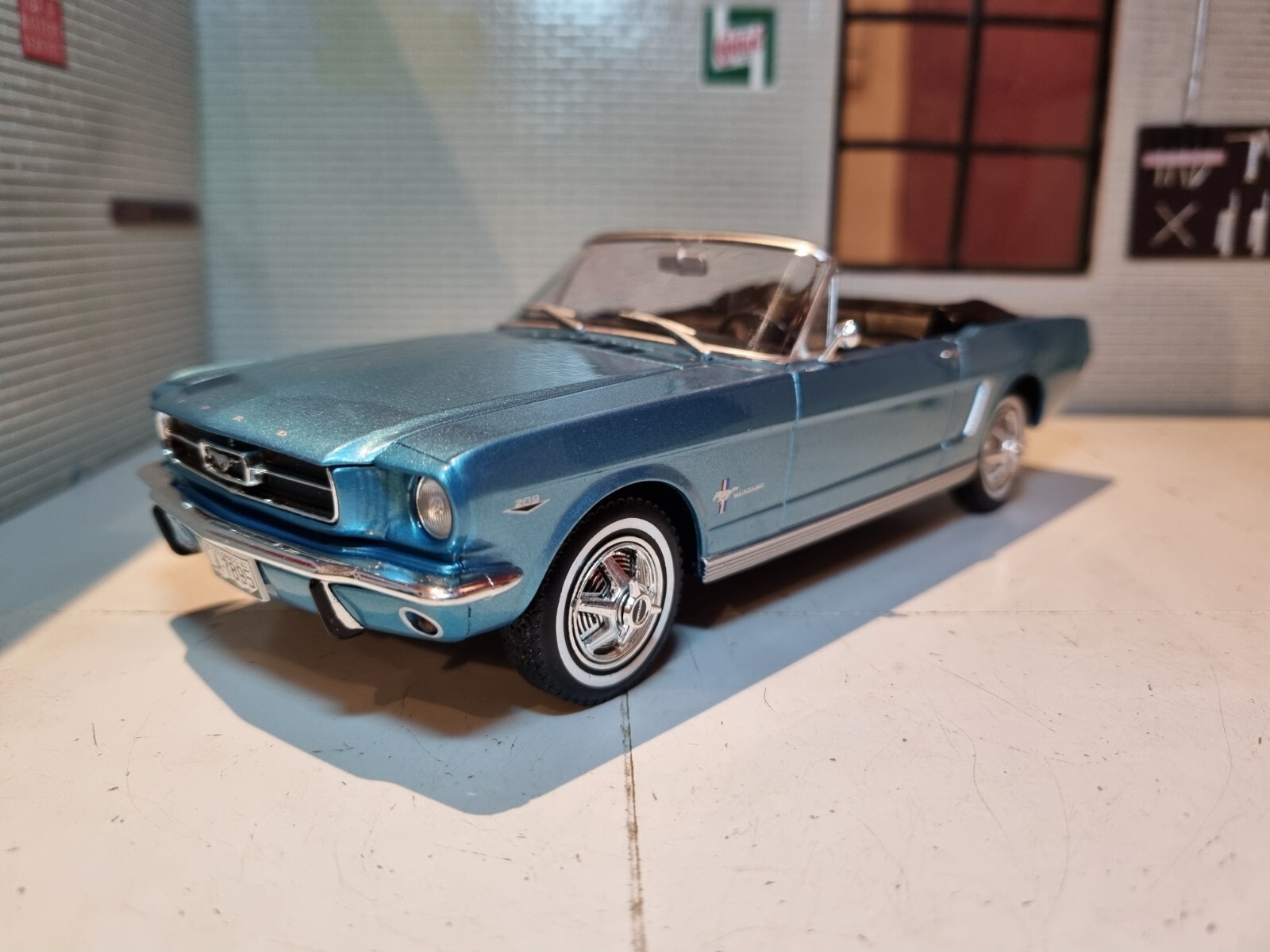 Ford Mustang 1964 Cabriolet Open Blue 1:24 Scale Diecast Detailed Model Car