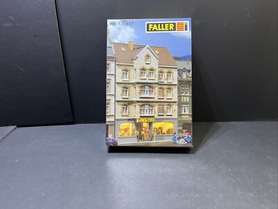 1Fにパブのあるタウンハウス（Faller HO 130447） Faller 130447 鉄道ゲージ H0 パブのあるタウンハウス modellbahnshop