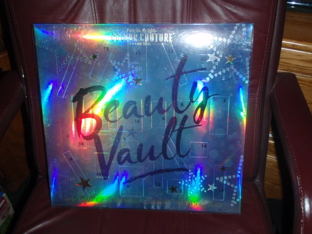 Amelia Knight Colour Couture BEAUTY VAULT 20 BEAUTY TREATS NEW
