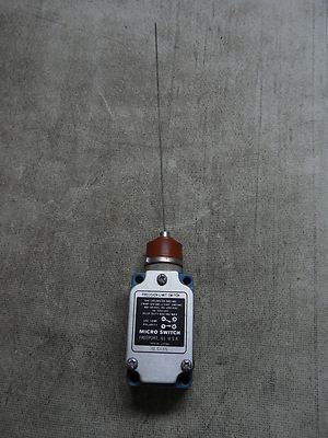 Honeywell MICRO SWITCH 8LS125 Limit Switch w/ Wobble Rod