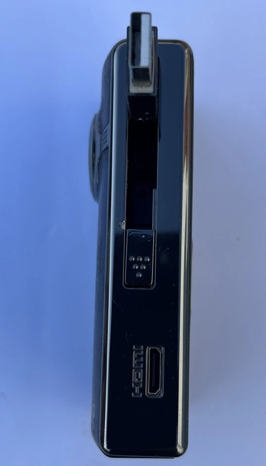 Flip ULTRA HD Video Camera - Image 3 of 4