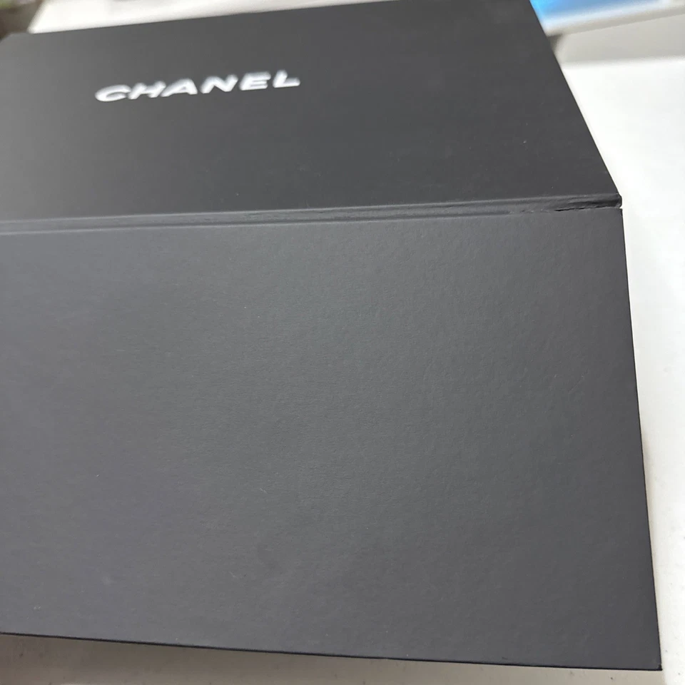 Chanel Pequeño Bolso Vacío Caja de Almacenamiento Magnética y Flores (1262) Foto 3 de 4