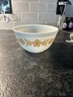 PYREX Butterfly Gold 1 1/2 Qt Mixing Nesting Bowl #402 Vintage Retro Made in USA
