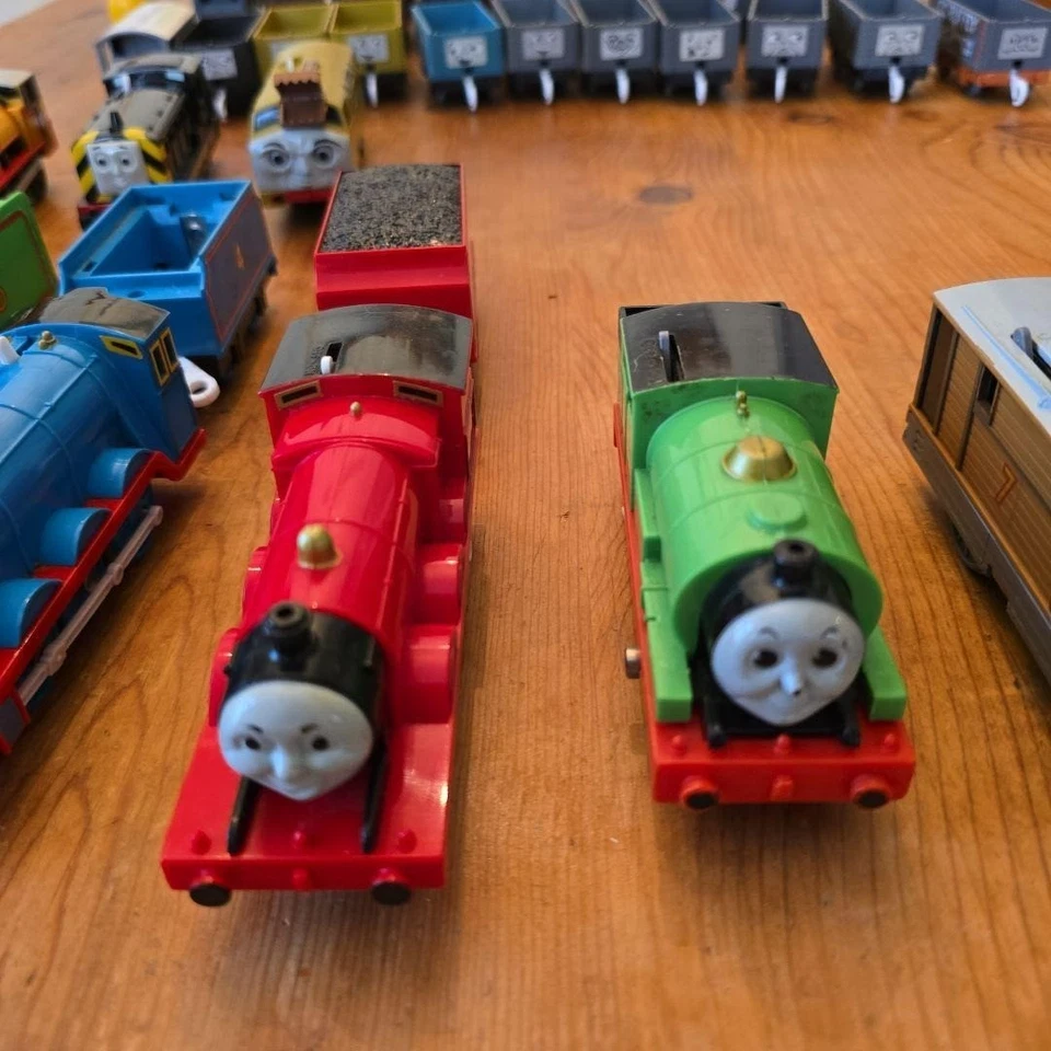 JUNK Tomy Plarail Thomas & Friends Múltiple Selección Camiones Trenes Coches Lote Conjunto Foto 4 de 4