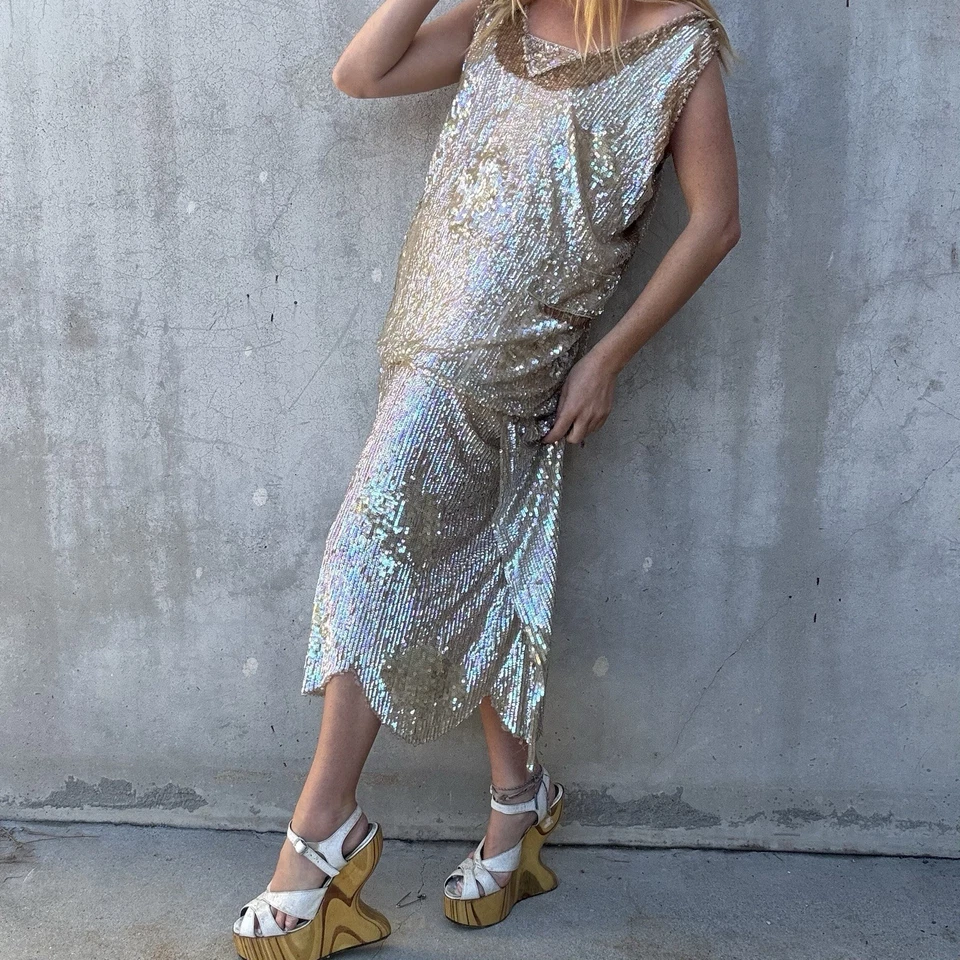 Antique 1920s Gown Entirely Icy Sequins Dress Scalloped Hem Exquisite Vintage - Image 4 of 4