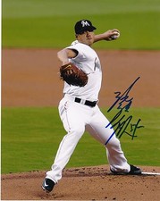 WEI-YIN CHEN   MIAMI MARLINS   ACTION SIGNED 8x10