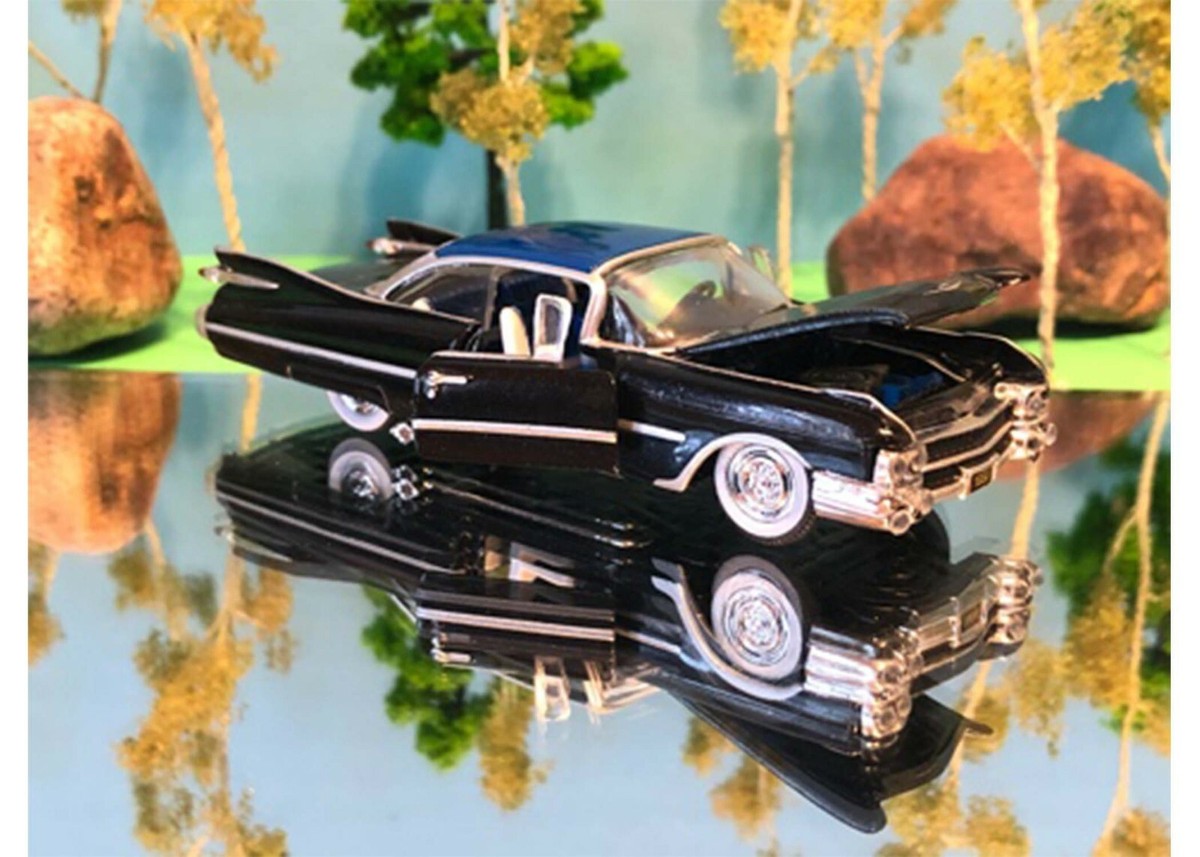 59' Cadillac ミニカーセット 2台 Cadillac, 1959, Mid-Night Black, Series 62, Working Doors & Hood