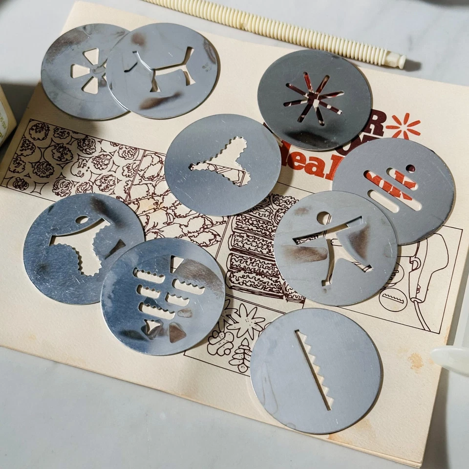 Wear-Ever Electric Super Shooter Vintage Cookie Candy Maker 70001 - Image 3 of 4