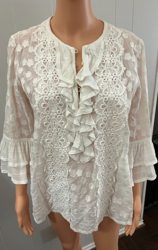 Andrew GN White Lace Top Sz 40 - Pretty! - Picture 11 of 12