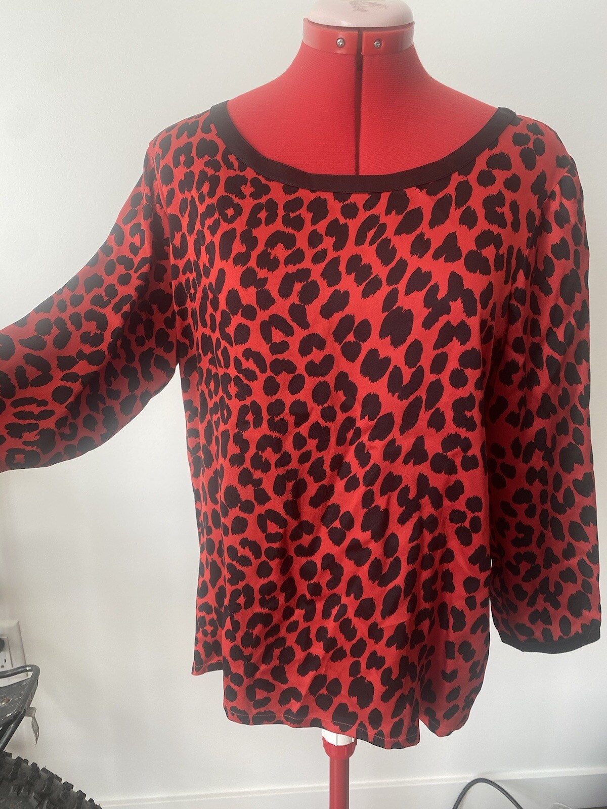 Camicetta di seta vintage 38 Yves Saint Laurent Rive Gauche YSL stampa leopardo animale SLP