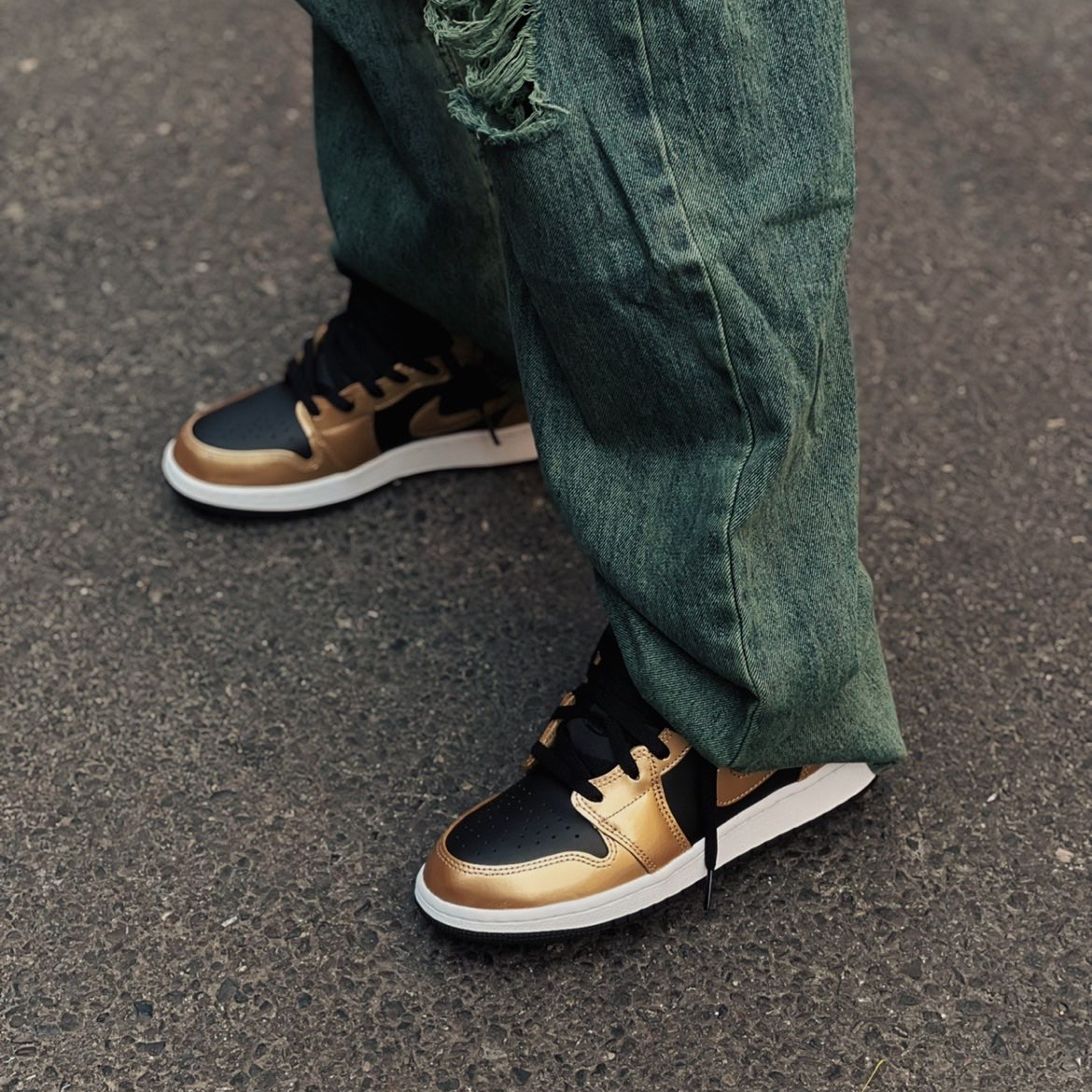 ゲリラ値下げNIKE AIR JORDAN 1 RETRO HI OGゴールド Jordan 1 Retro OG High Yellow Toe for Sale | Authenticity
