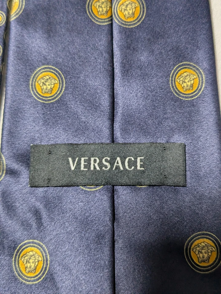 Gravata masculina VERSACE MEDUSA ouro azul geo 100% seda feita na Itália vintage Y2K - Imagem 3 de 4