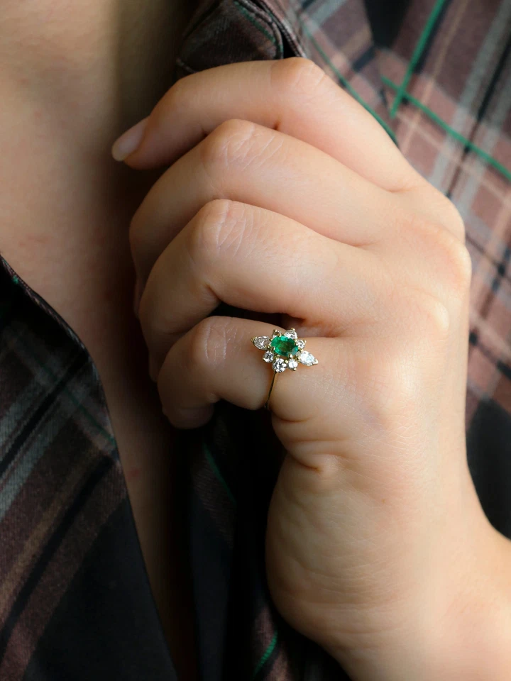 Bague marquise or jaune émeraude ovale diamants - Photo 2/4