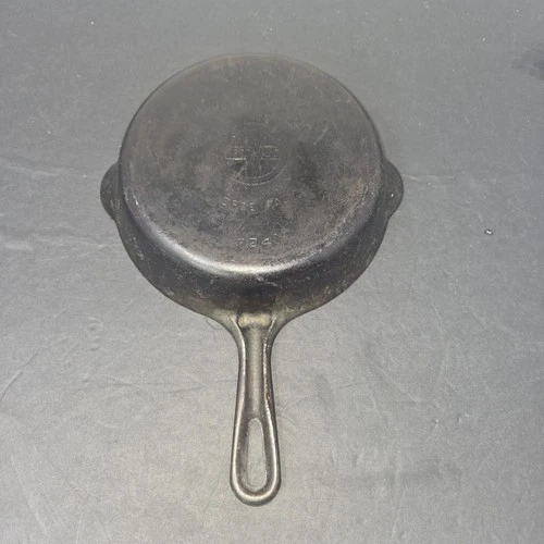Antique Griswold No 5 Small Logo Grooved Handle Cast Iron Skillet 724 K