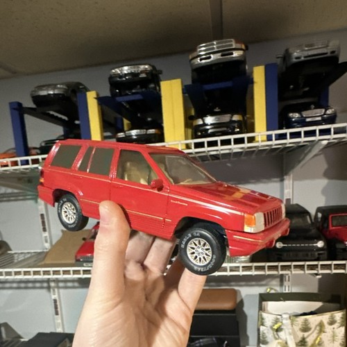 Brookfield Collectors Guild 1:25 scale - jeep PIGGY BANK -READ! HTF - W/BOX 