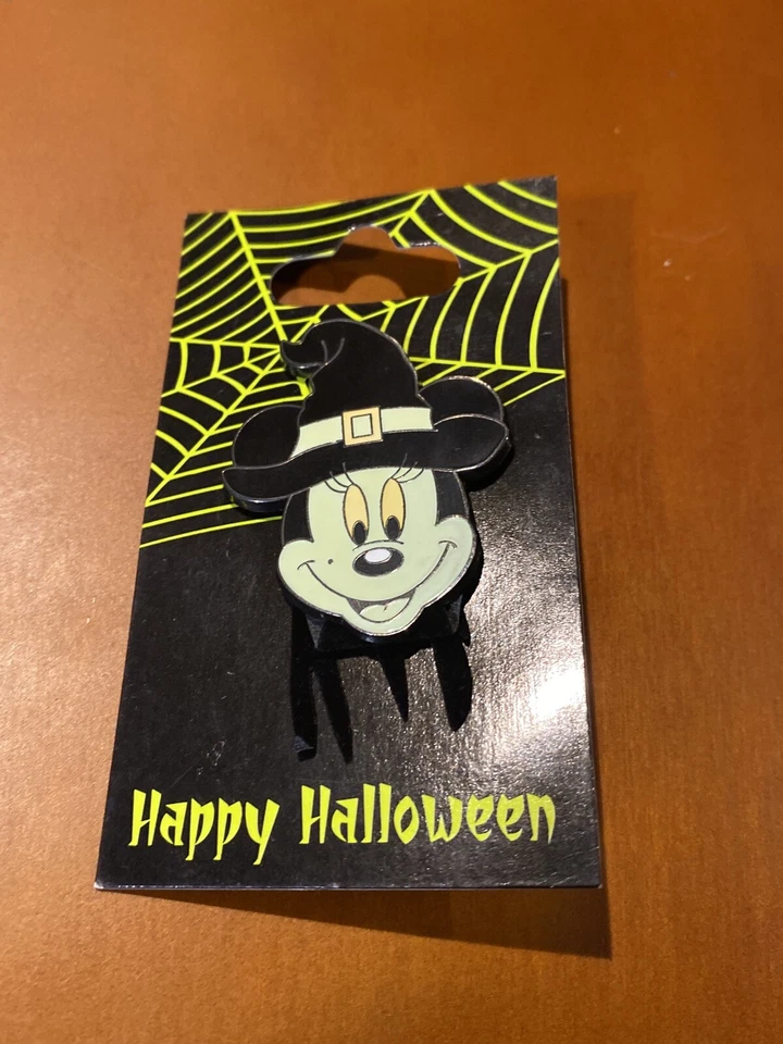 PIN DE BRUJA MINNIE HALLOWEEN Ratón de fieltro que brilla en la oscuridad Disneyland NUEVO Foto 2 de 4