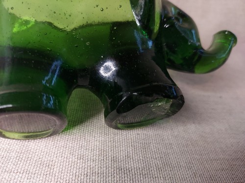 Vintage Green Glass Elephant Pipe Holder & Ashtray - Picture 8 of 10