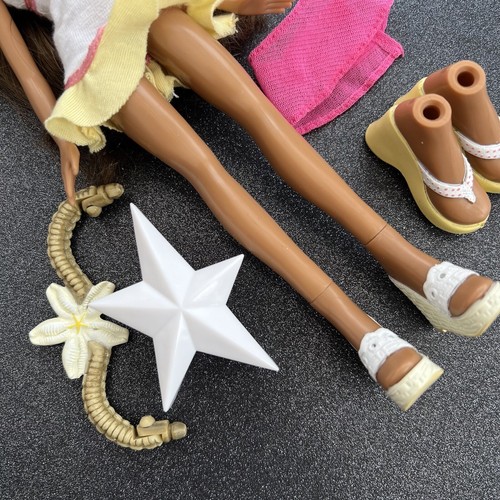 Bratz Spring Break Yasmin Doll Original Bikini Wrap, Dress, & Heels/Shoes. RARE! - Picture 9 of 18