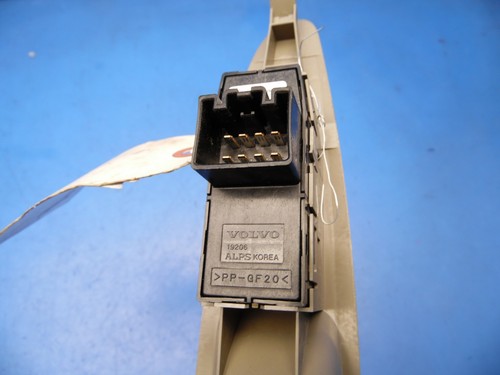 00-04 Volvo S40 OEM front Right side power window switch Part # 30889755 - Picture 3 of 4