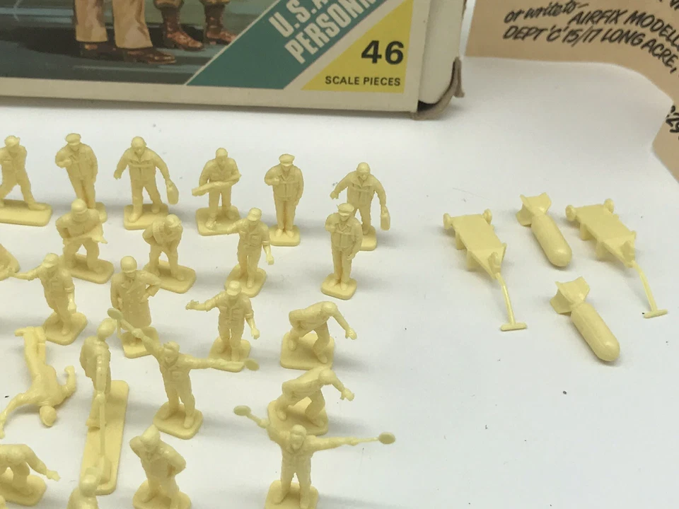 Vintage Airfix H0/00 Scale Model Kit : U.S.A.A.F. Personnel 1974 # 01748-8 - Image 3 of 4