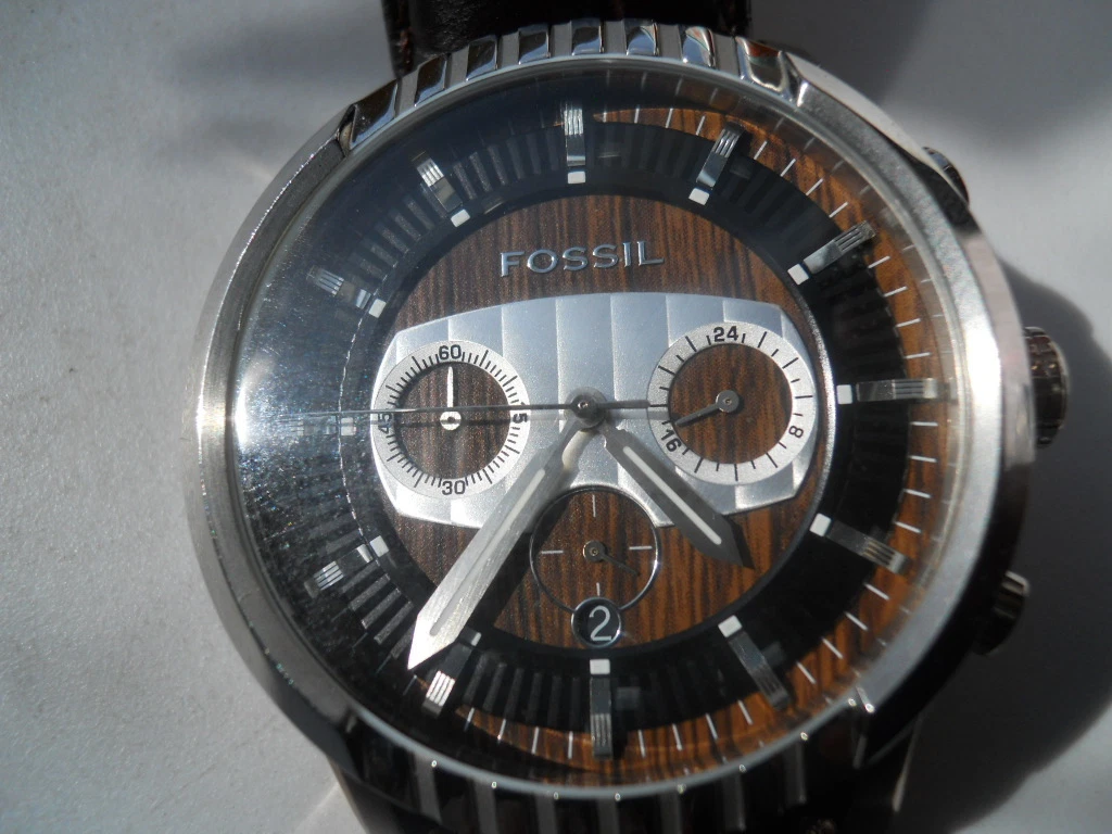 Fossil mens chronograph brown leather band Analog quartz battery watch.Fs 4441