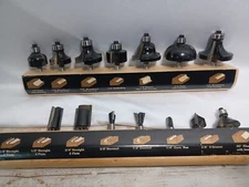 14 pc Router Bits Set Carbide Tipped with Wooden Carry Case Great Condition 