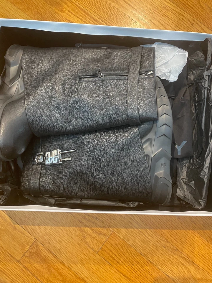 Givenchy - Botas de motociclista Shark Lock - EU 41 Foto 2 de 4