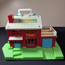 Vintage Fisher-Price Neighborhood Playset House – Folding Carry Case with Pool