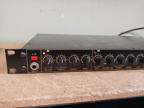 Yamaha PG1 rack mount guitar preamplifier with pedal - Picture 4 of 8