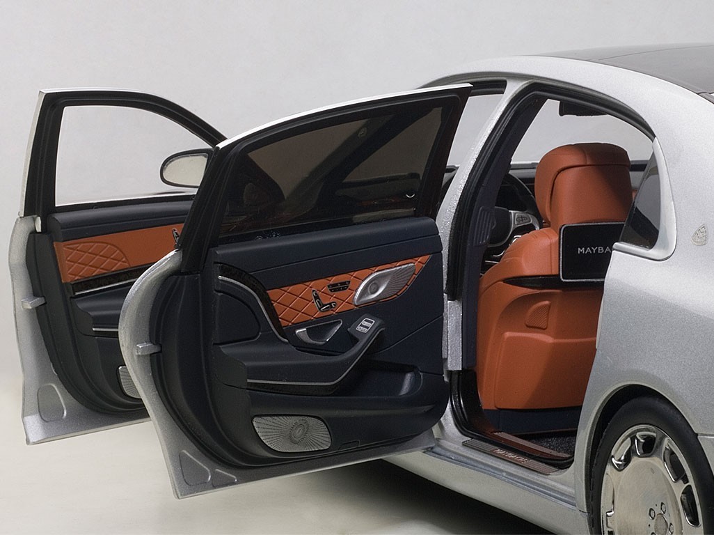 2015 MERCEDES-BENZ MAYBACH S-KLASSE S600 (SWB) SILVER 1:18 2015 MERCEDES-BENZ MAYBACH S-KLASSE S600 (SWB) SILVER 1:18