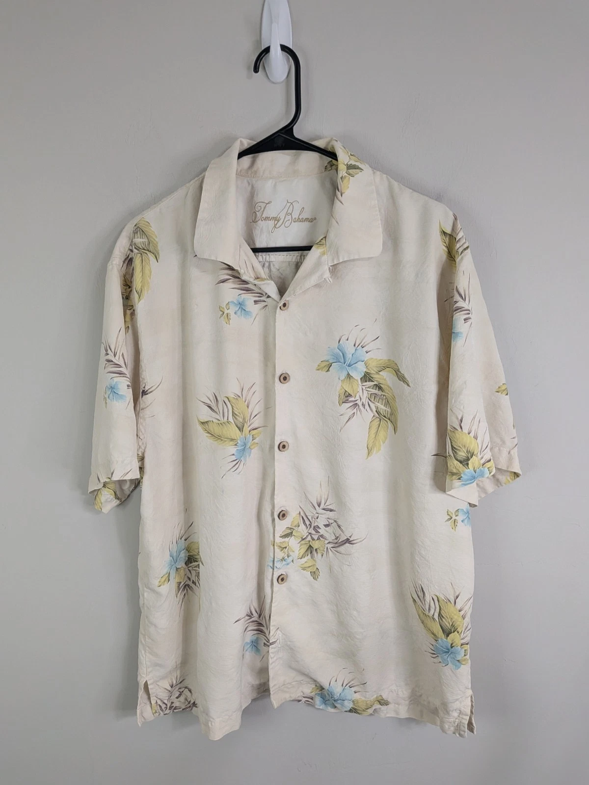 Tommy Bahama Shirt Men's Extra Large Beige 100% Silk Floral Button Up Beach