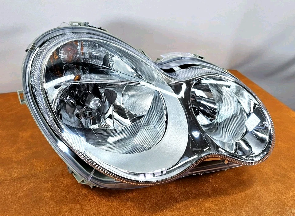 ПОДХОДИТ ДЛЯ 2005-2007 MERCEDES BENZ C КЛАССА ПРАВЫЙ ПАССАЖИР ГАЛОГЕННЫЕ ФАРЫ TYC НОВЫЙ #5 - Изображение 3 из 4